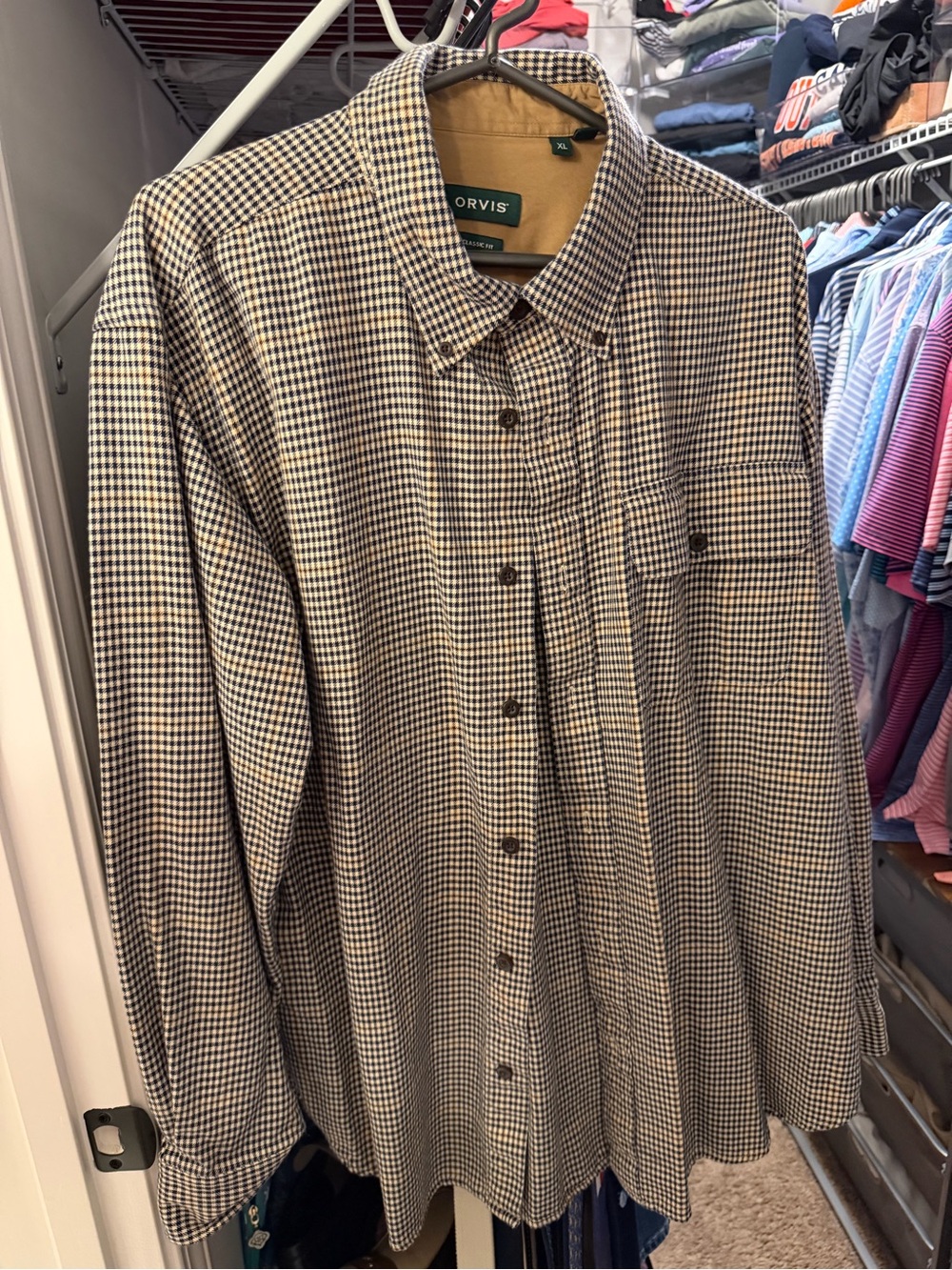 Orvis Tan and Brown Houndstooth Long-Sleeve Button-Down Shirt